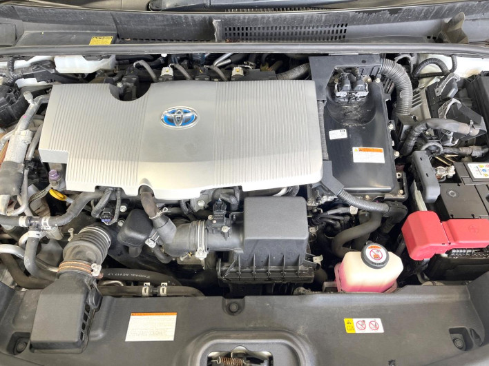 2017 Toyota Prius PHV DLA-ZVW52 (UW-6a34b42ac021e)[5]