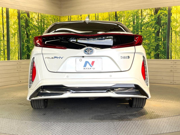 2017 Toyota Prius PHV DLA-ZVW52 (UW-6a34b42ac021e)[13]