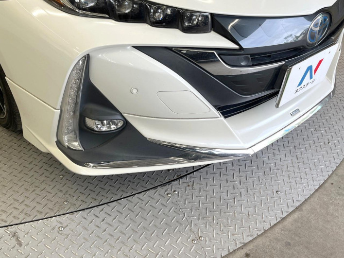 2017 Toyota Prius PHV DLA-ZVW52 (UW-6a34b42ac021e)[7]
