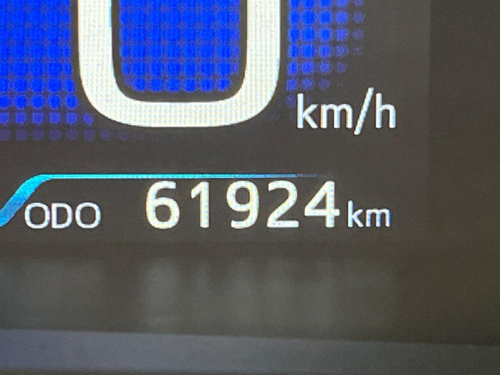2017 Toyota Prius PHV DLA-ZVW52 (UW-6a34b42b15cb4)[2]