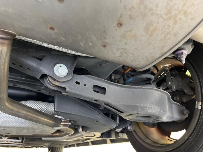 2017 Toyota Prius PHV DLA-ZVW52 (UW-6a34b42b15cb4)[11]