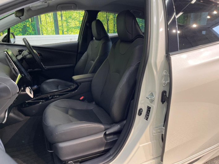 2017 Toyota Prius PHV DLA-ZVW52 (UW-6a34b42b15cb4)[19]