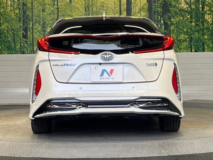 2017 Toyota Prius PHV DLA-ZVW52 (UW-6a34b42b15cb4)[8]