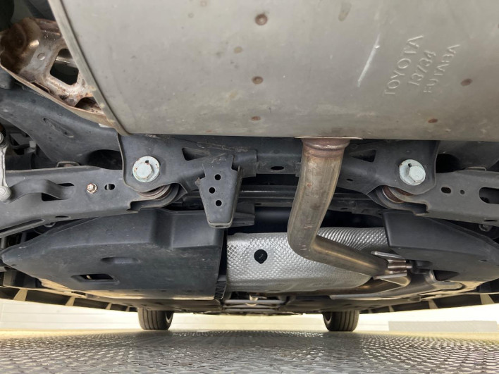 2017 Toyota Prius PHV DLA-ZVW52 (UW-6a34b42b15cb4)[10]