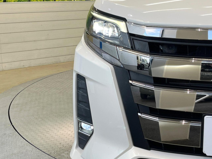 2017 Toyota Noah DAA-ZWR80W (UW-6a34b431b3005)[10]