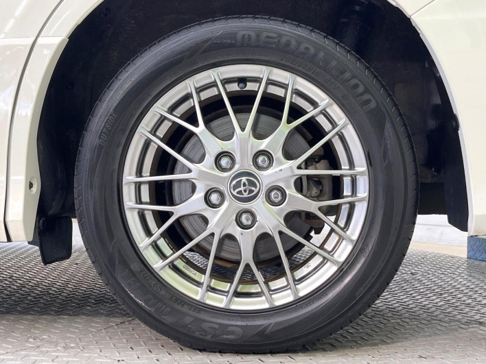 2017 Toyota Noah DAA-ZWR80W (UW-6a34b431b3005)[21]