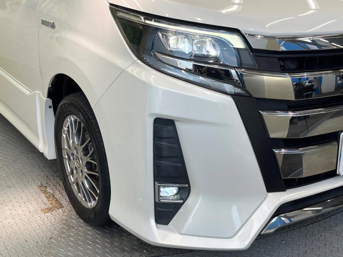 2017 Toyota Noah DAA-ZWR80W (UW-6a34b431b3005)[11]