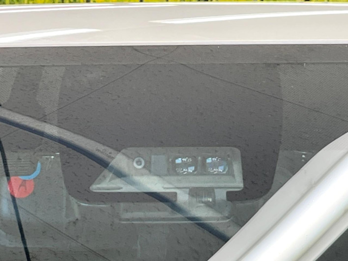 2017 Toyota Noah DAA-ZWR80W (UW-6a34b431b3005)[4]