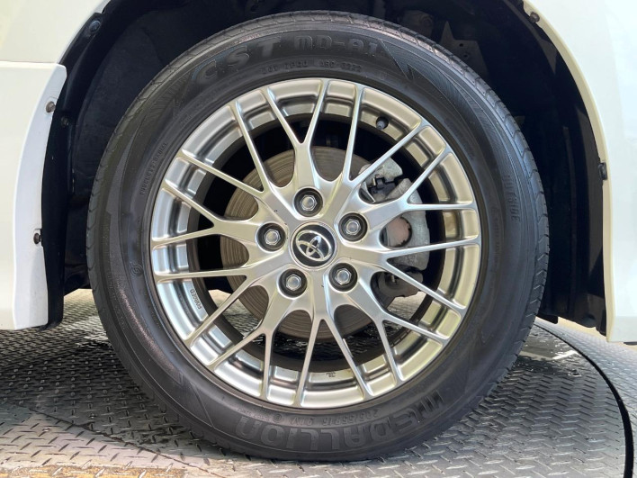 2017 Toyota Noah DAA-ZWR80W (UW-6a34b431b3005)[16]