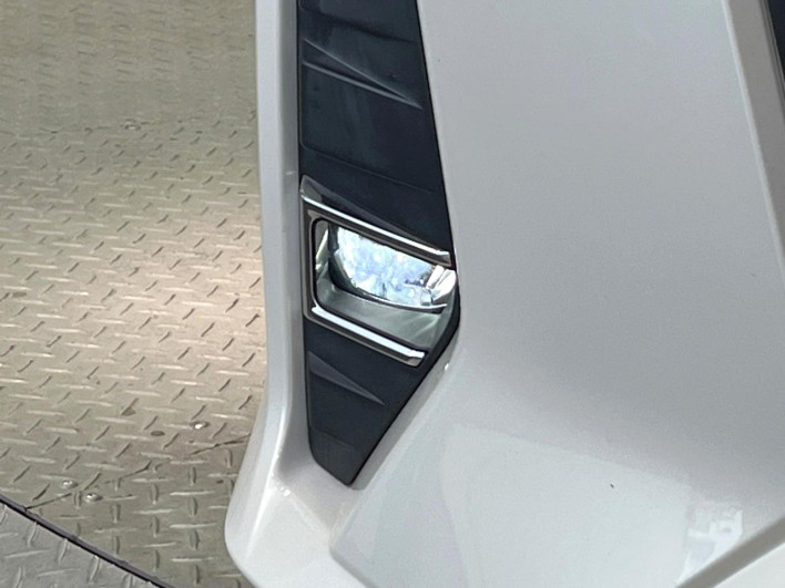 2017 Toyota Noah DAA-ZWR80W (UW-6a34b431b3005)[9]
