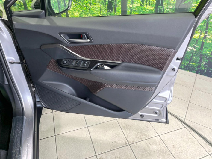 2017 Toyota C-HR DAA-ZYX10 (UW-6a34b43de6ff8)[14]