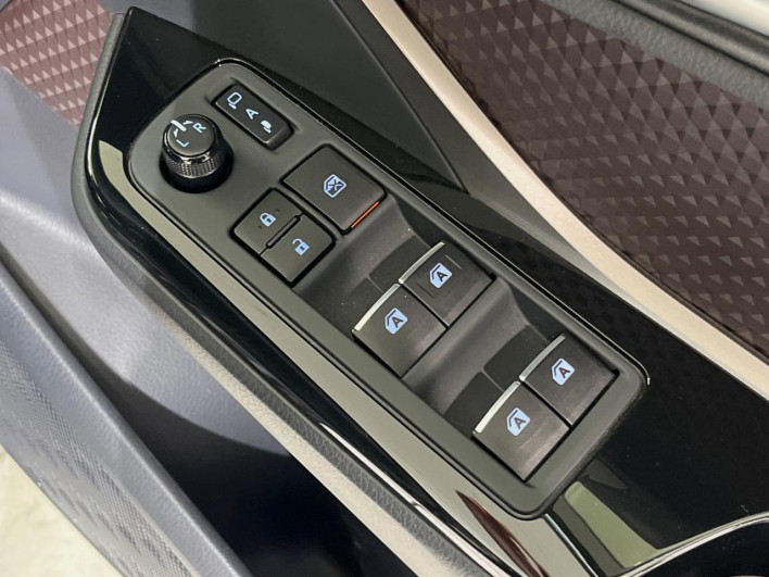 2017 Toyota C-HR DAA-ZYX10 (UW-6a34b43e0eaf2)[19]