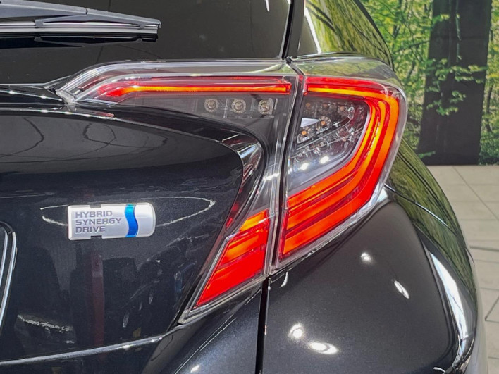2017 Toyota C-HR DAA-ZYX10 (UW-6a34b43e0eaf2)[8]