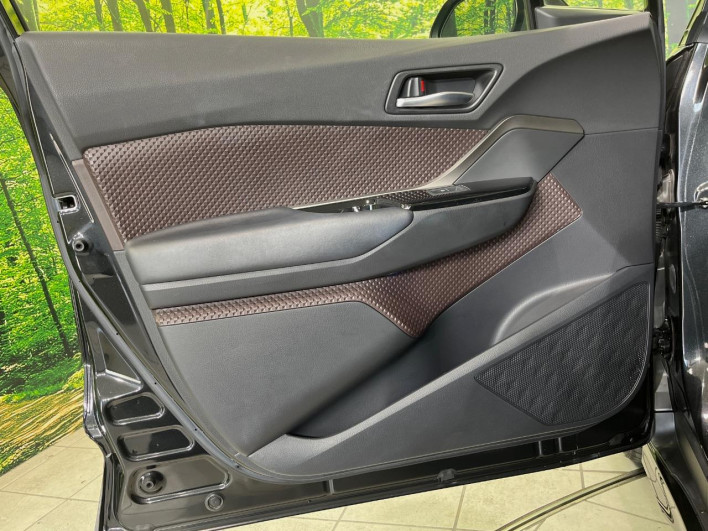 2017 Toyota C-HR DAA-ZYX10 (UW-6a34b43e0eaf2)[12]