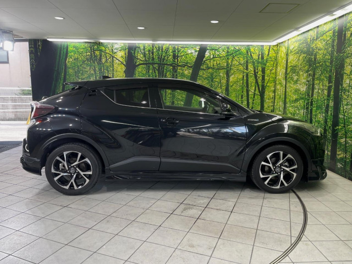 2017 Toyota C-HR DAA-ZYX10 (UW-6a34b43e0eaf2)[4]