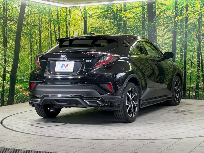 2017 Toyota C-HR DAA-ZYX10 (UW-6a34b43e0eaf2)[5]