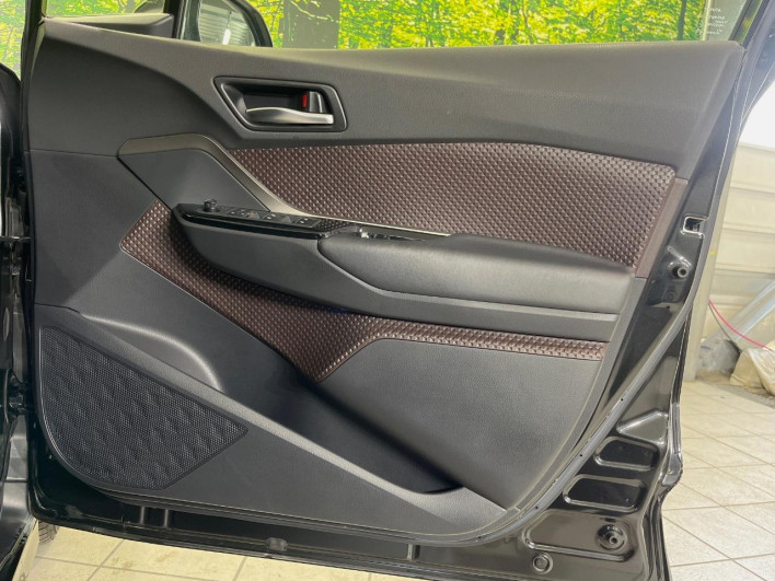 2017 Toyota C-HR DAA-ZYX10 (UW-6a34b43e0eaf2)[14]