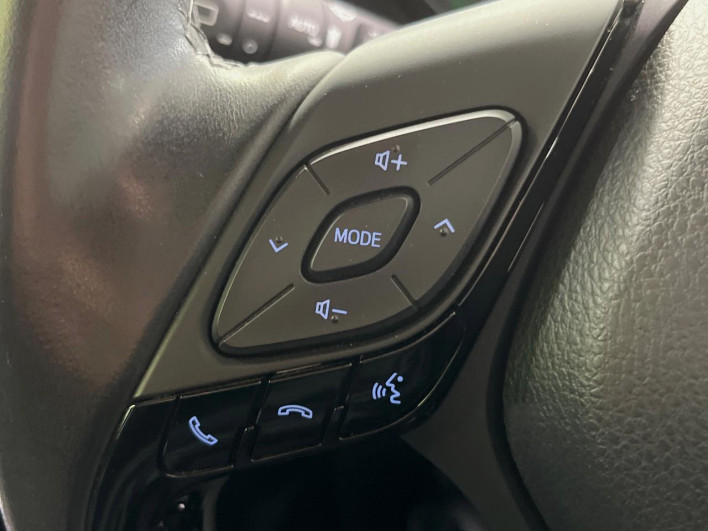 2017 Toyota C-HR DAA-ZYX10 (UW-6a34b43e0eaf2)[27]