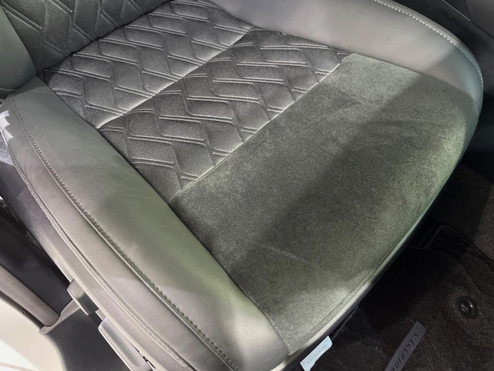 2016 Toyota Vellfire DBA-AGH30W (UW-6a360377037fc)[19]