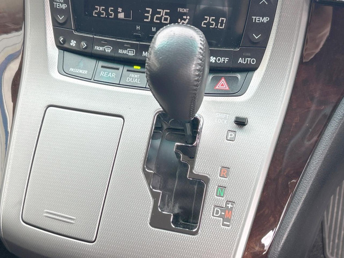 2011 Toyota Vellfire DBA-ANH20W (UW-6a36038a24a50)[13]