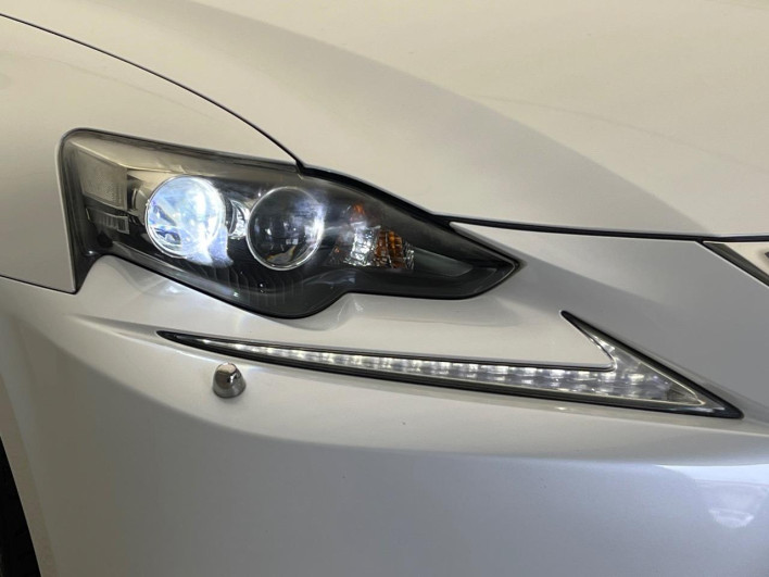 2013 Lexus IS DAA-AVE30 (UW-6a36038db2a4f)[12]