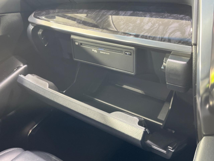 2021 Toyota Alphard Hybrid 6AA-AYH30W (UW-6a3603a01a1bb)[28]