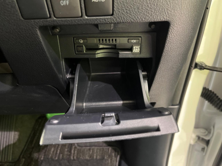 2022 Toyota Alphard Hybrid 6AA-AYH30W (UW-6a3603a0a7be7)[11]