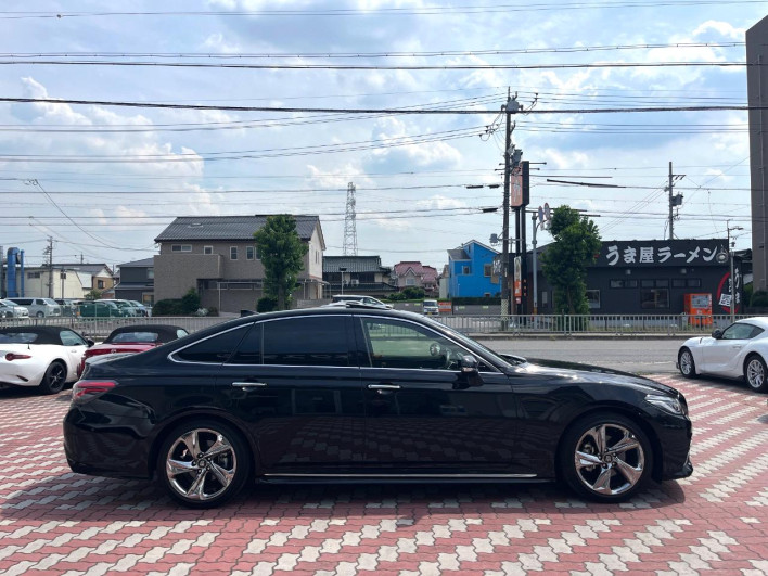 2020 Toyota Crown Hybrid 6AA-AZSH20 (UW-6a3603a599f8d)[17]
