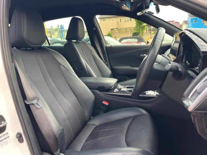 2020 Toyota Crown Hybrid 6AA-AZSH20 (UW-6a3603a5b9db5)[26]