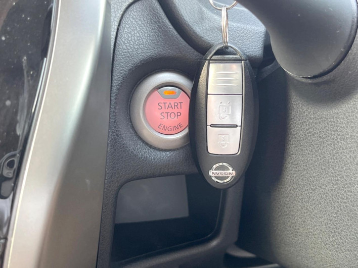 2013 Nissan Note DBA-E12 (UW-6a3603d9e8e81)[28]