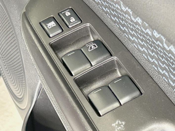 2014 Nissan Note DBA-E12 (UW-6a3603dac8959)[22]