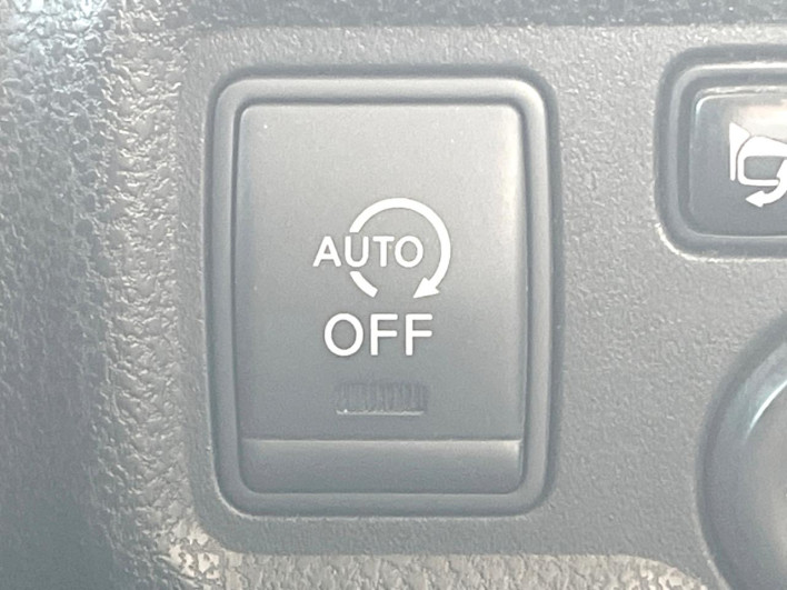 2015 Nissan Note DBA-E12 (UW-6a3603db5a6f1)[6]