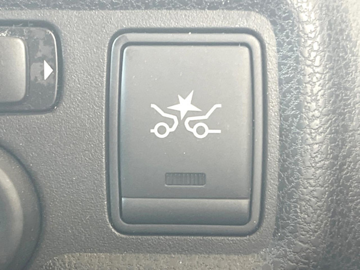 2015 Nissan Note DBA-E12 (UW-6a3603db5a6f1)[4]
