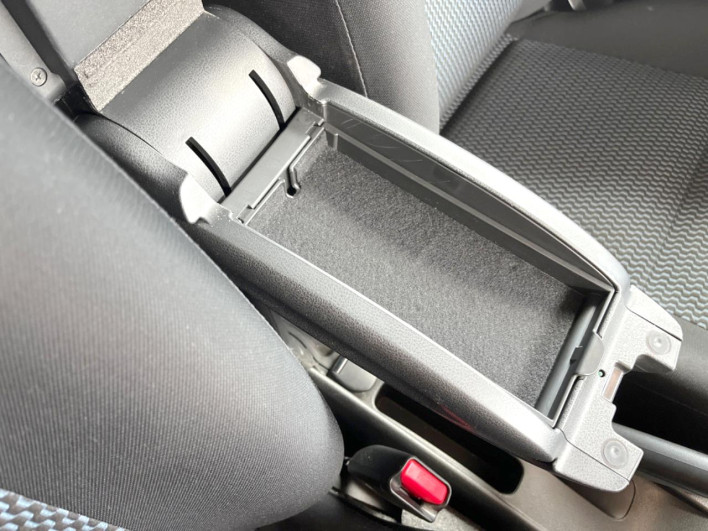 2015 Nissan Note DBA-E12 (UW-6a3603db5a6f1)[13]