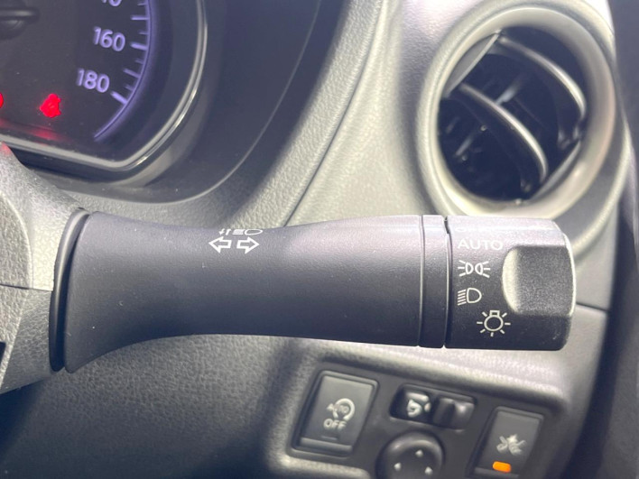 2015 Nissan Note DBA-E12 (UW-6a3603db75dff)[13]