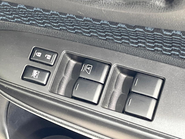 2015 Nissan Note DBA-E12 (UW-6a3603db75dff)[5]
