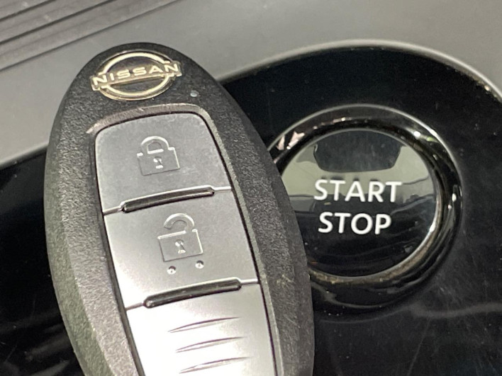 2021 Nissan Note 6AA-E13 (UW-6a3603de31d63)[24]