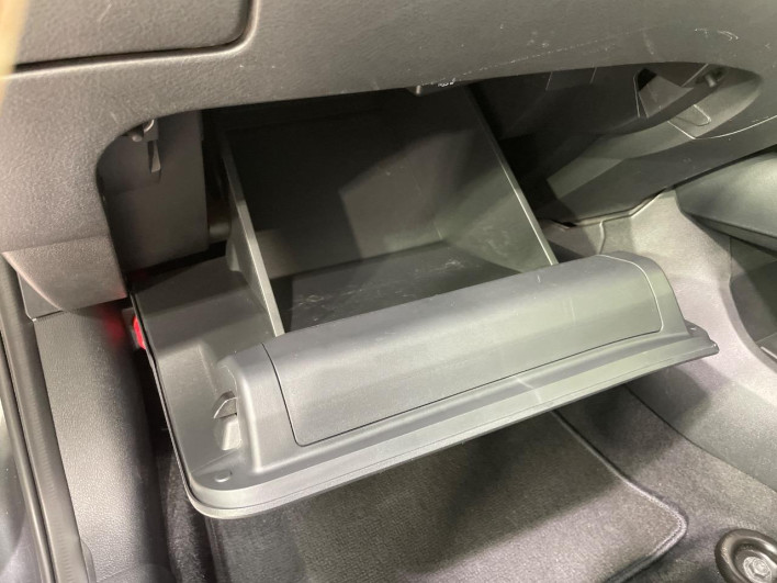 2021 Nissan Note 6AA-E13 (UW-6a3603de31d63)[7]