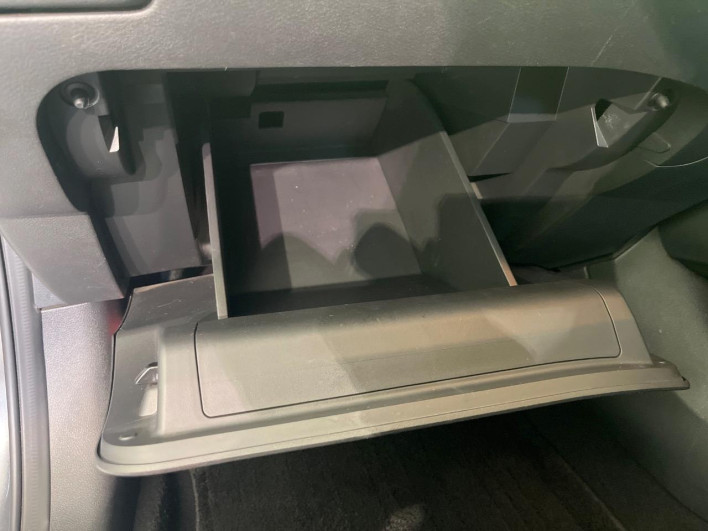 2021 Nissan Note 6AA-E13 (UW-6a3603dfaa47a)[13]