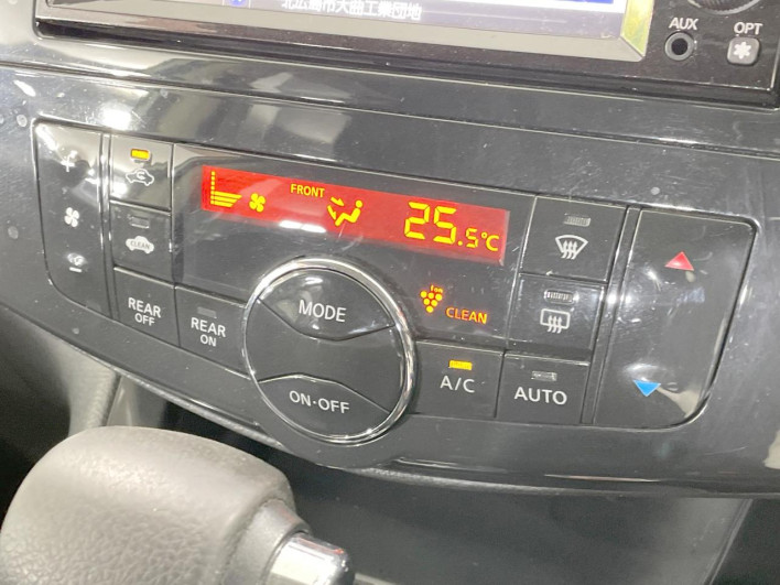 2011 Nissan Serena DBA-FNC26 (UW-6a3603e90f77f)[23]