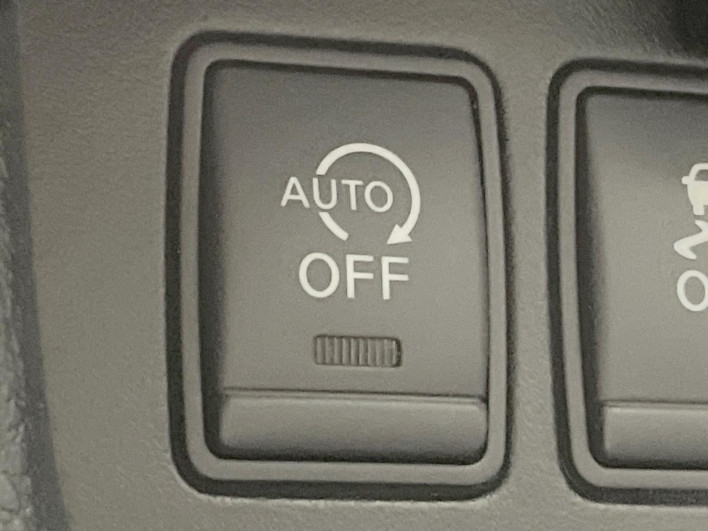 2011 Nissan Serena DBA-FNC26 (UW-6a3603e90f77f)[27]