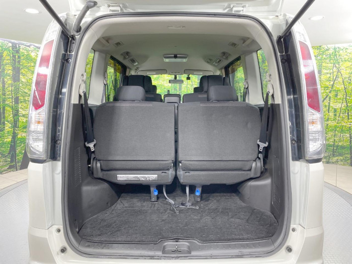 2011 Nissan Serena DBA-FNC26 (UW-6a3603e90f77f)[8]