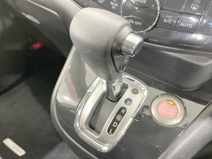 2011 Nissan Serena DBA-FNC26 (UW-6a3603e90f77f)[21]