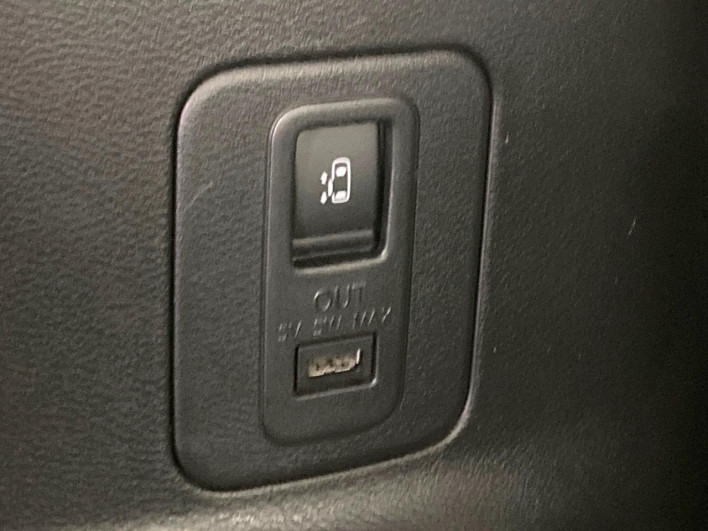 2016 Nissan Serena DAA-GFC27 (UW-6a3603f33431b)[20]