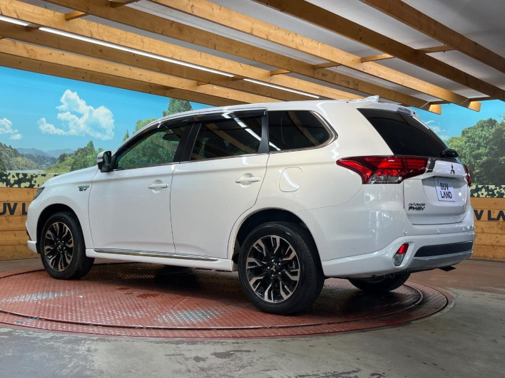 2017 Mitsubishi OUTLANDER PHEV DLA-GG2W (UW-6a3603fbf18df)[7]