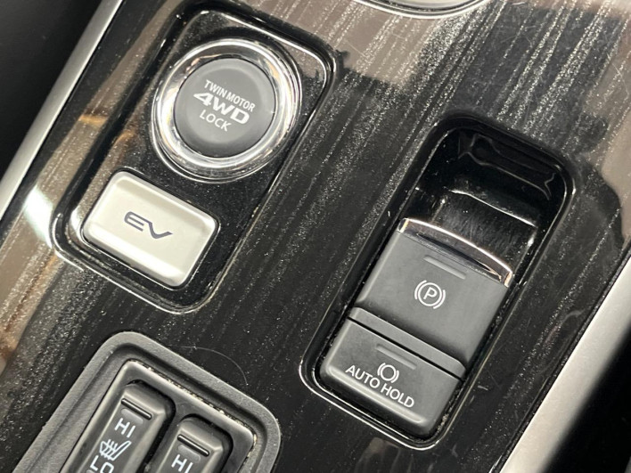 2017 Mitsubishi OUTLANDER PHEV DLA-GG2W (UW-6a3603fbf18df)[28]