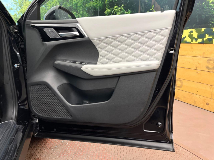 2022 Mitsubishi OUTLANDER PHEV 5LA-GN0W (UW-6a3603ffc6eaf)[26]