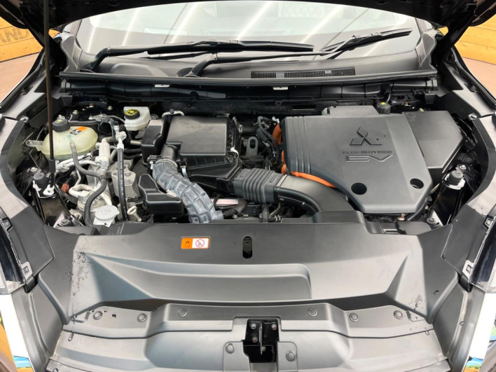 2022 Mitsubishi OUTLANDER PHEV 5LA-GN0W (UW-6a3603ffc6eaf)[4]