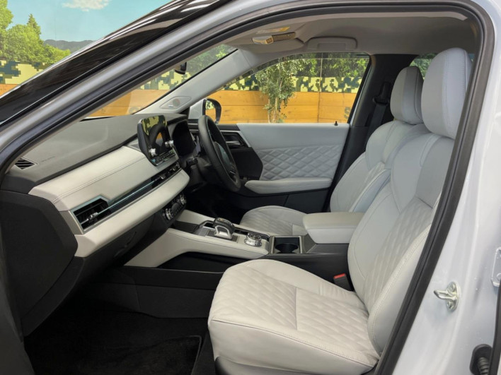 2023 Mitsubishi OUTLANDER PHEV 5LA-GN0W (UW-6a3604005e60d)[5]