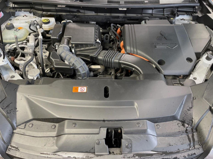 2023 Mitsubishi OUTLANDER PHEV 5LA-GN0W (UW-6a3604005e60d)[4]